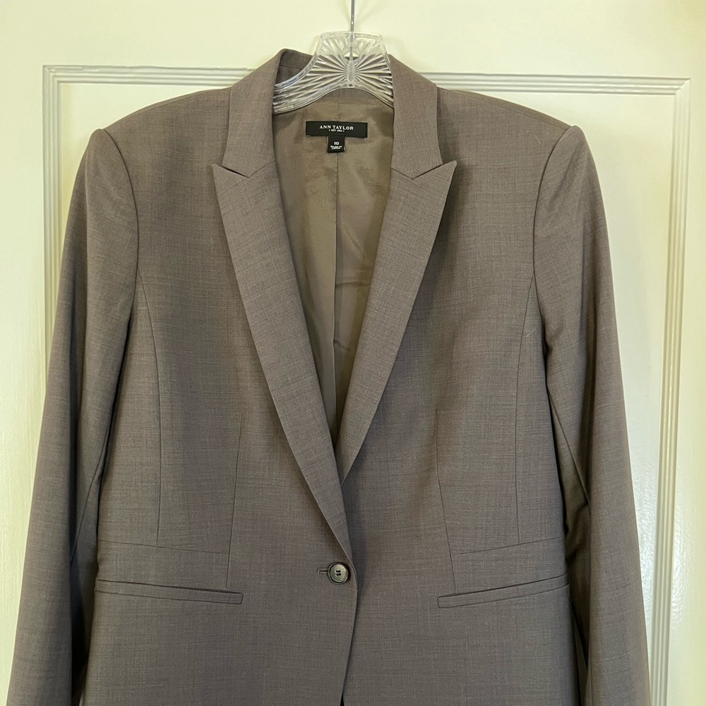 Ann Taylor Suit jacket, taupe, size 10 - Picture 3 of 5